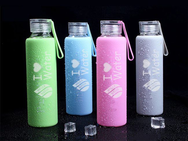Изберете между 4 красиви и актуални цвята вашата бутилка Hygea Water
